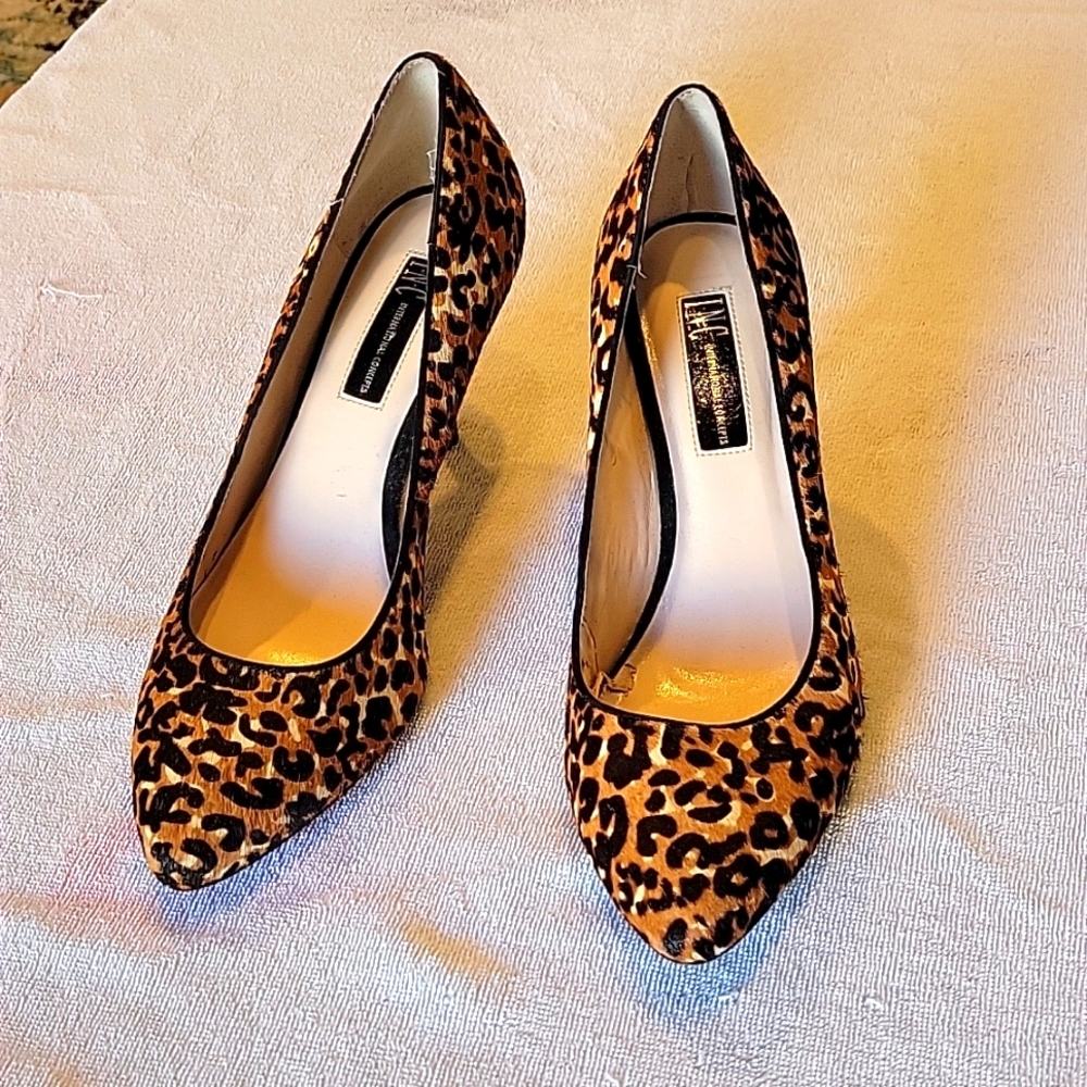 Animal print faux fur International Concepts heels size 8